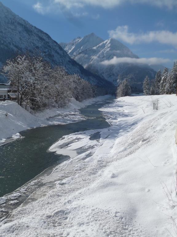 Vila Adlernest Lechtal Bach  Pokoj fotografie